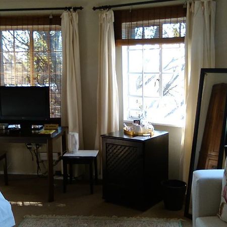 Chartwell Castle & Guest House Екстериор снимка
