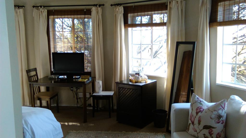 Chartwell Castle & Guest House Екстериор снимка