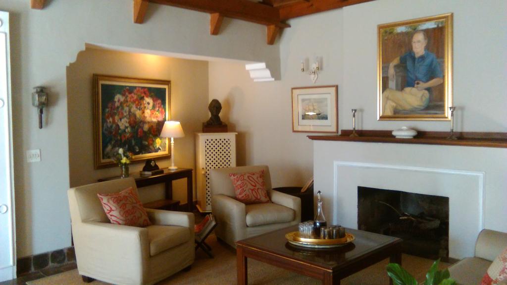 Chartwell Castle & Guest House Екстериор снимка