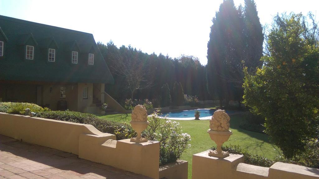 Chartwell Castle & Guest House Екстериор снимка