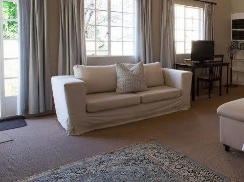 Chartwell Castle & Guest House Екстериор снимка